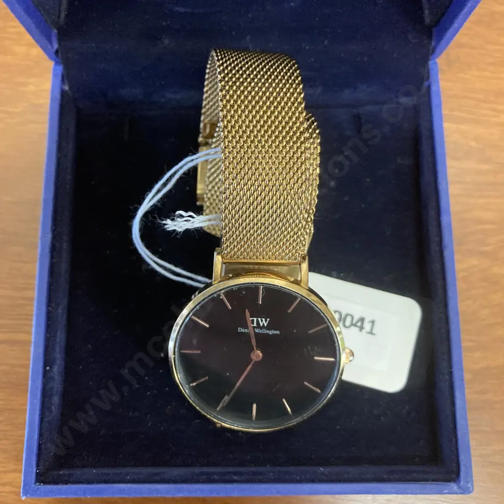 Daniel Wellington Classic B32R14 Timepiece With Mesh Strap Image 1++